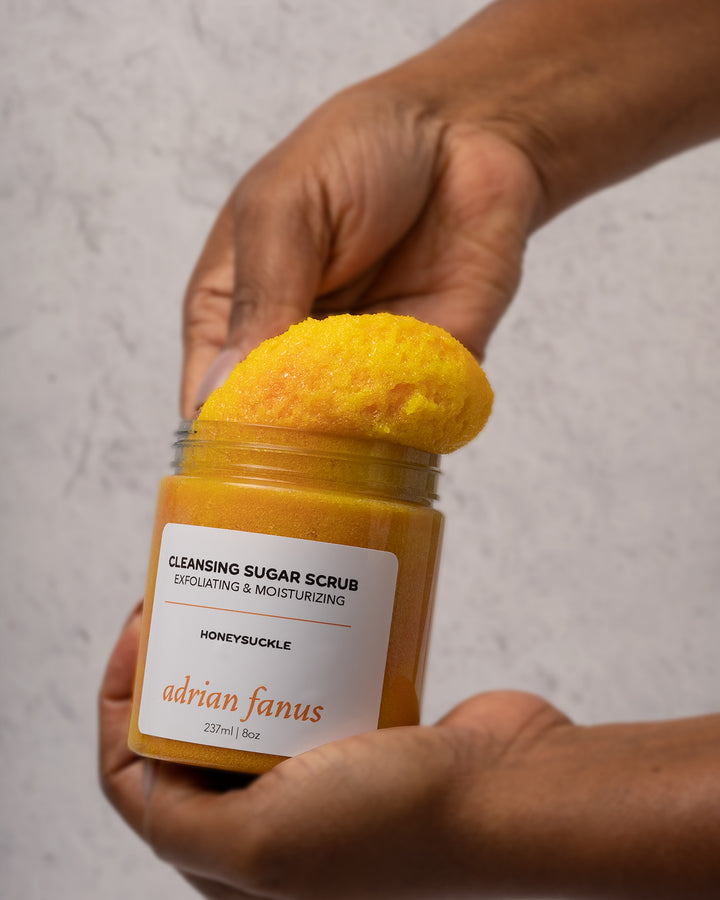 SCENT DESCRIPTION  Fresh ozonic honeysuckle blend with hints of jasmine, rose, and lilac