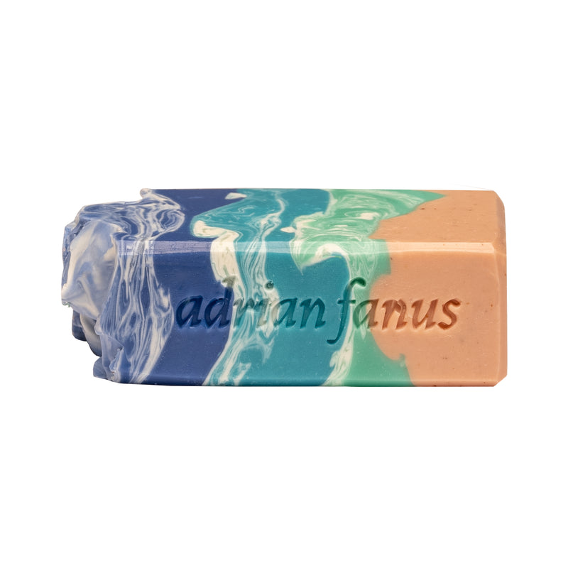 Shells, unique rocks and other treasures washed on shore are no longer the only things you can take home to remind you of the ocean. Our ocean inspired soap bar Lamer (“sea” in french creole) can now be a new addition to your beach collection. 