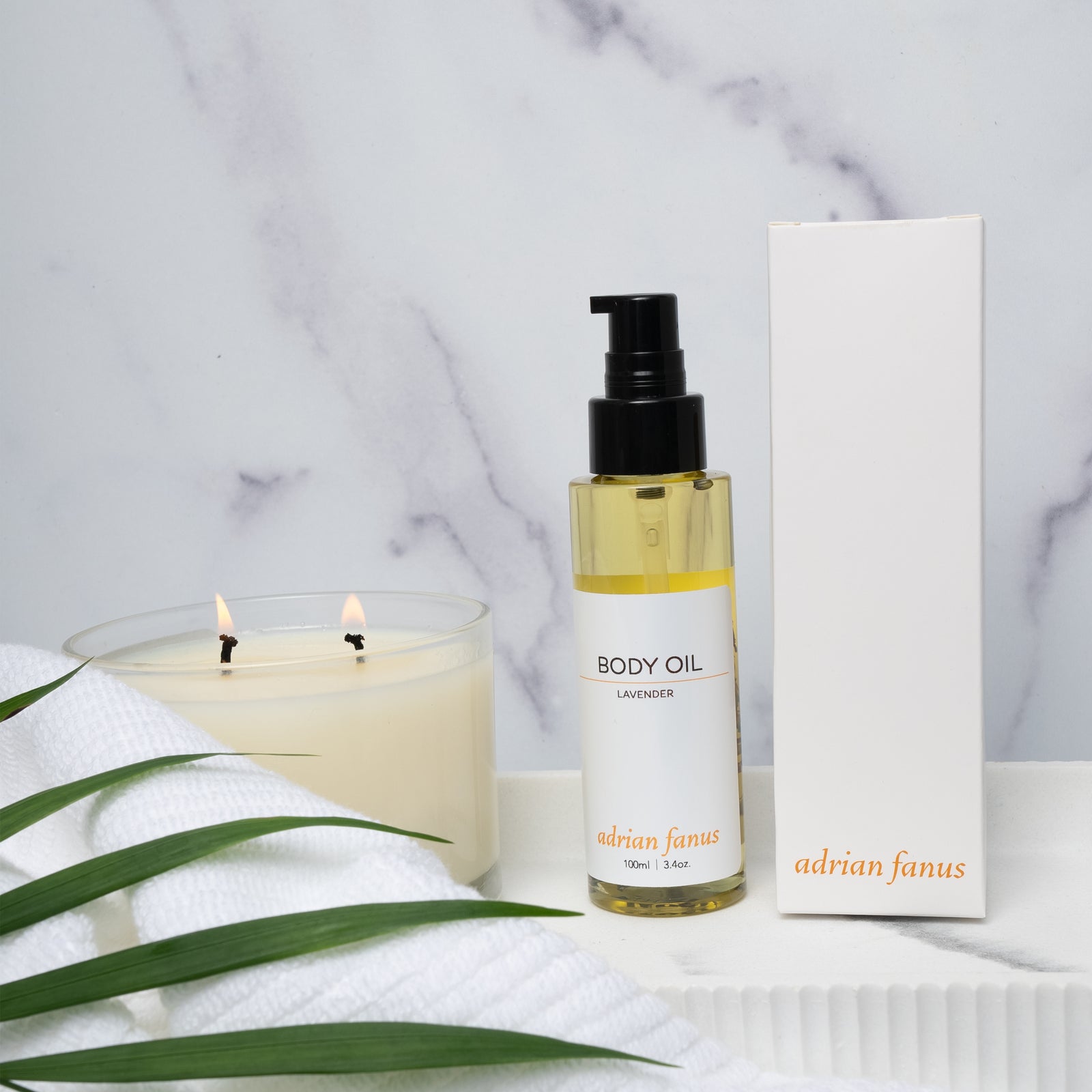 SCENT DESCRIPTION A fragrant bouquet of lavender. Top notes of fresh floral, floral apple, muguet and nuances of grape. Mid notes of lavender, rose, gardenia and jasmine.  